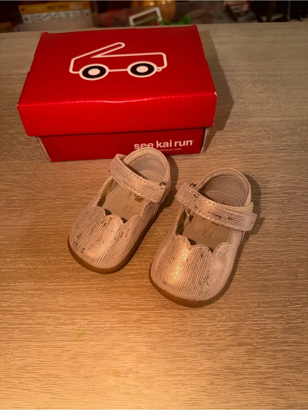 See Kai Run Silver Mary Jane Shoes size 3 New with Box